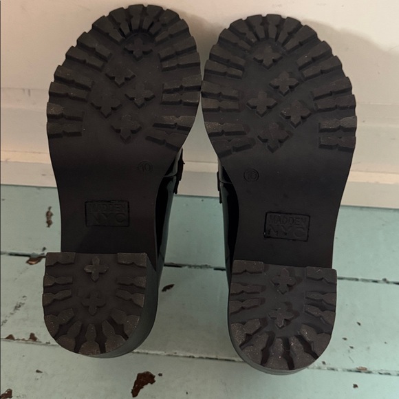 Madden NYC Size 10 Kassidy Lug Heeled Loafers - Picture 14 of 16